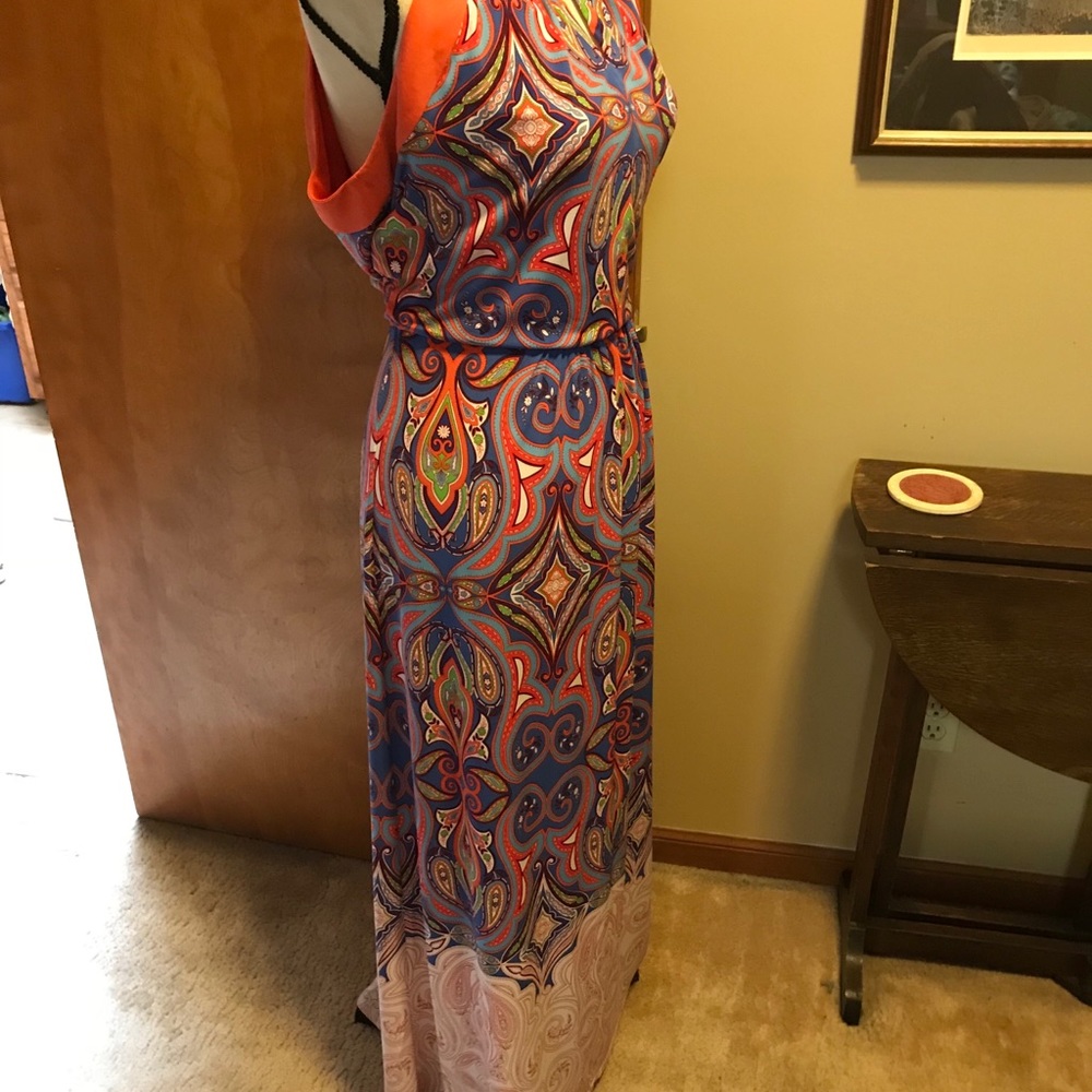 Sleeveless Open Shoulder / Halter Maxi Dress